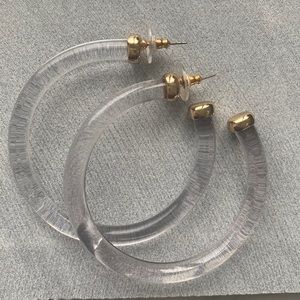 CLEAR HOOP EARRINGS